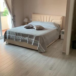 Meri Rooms